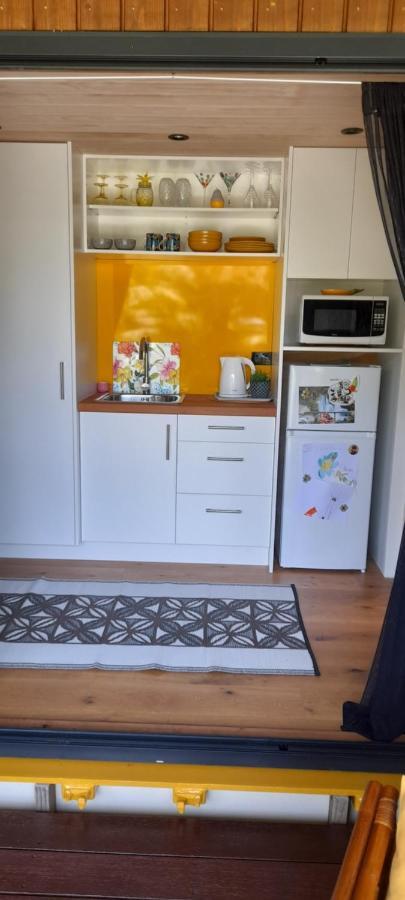 Are Mii A Stylish One Room Container Home Rarotonga Buitenkant foto